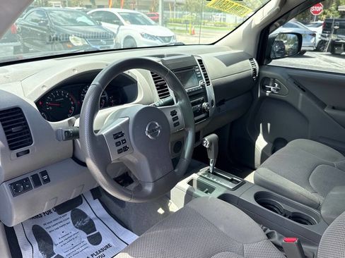 Used 2018 Nissan Frontier SV RWD image 11