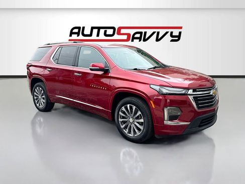 Used 2023 Chevrolet Traverse Premier FWD image 1