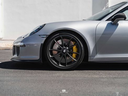 Used 2016 Porsche 911 R RWD image 7