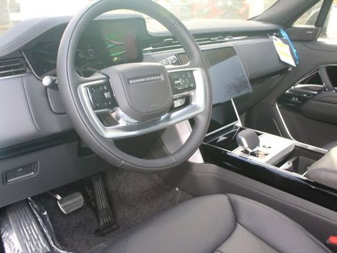 New 2026 Land Rover Range Rover Long Wheelbase SE image 14