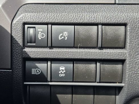 Used 2025 Toyota Tacoma SR5 AWD/4WD image 24