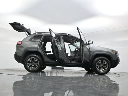 Used 2019 Jeep Cherokee Trailhawk w/ Cold Weather Group AWD/4WD image 54