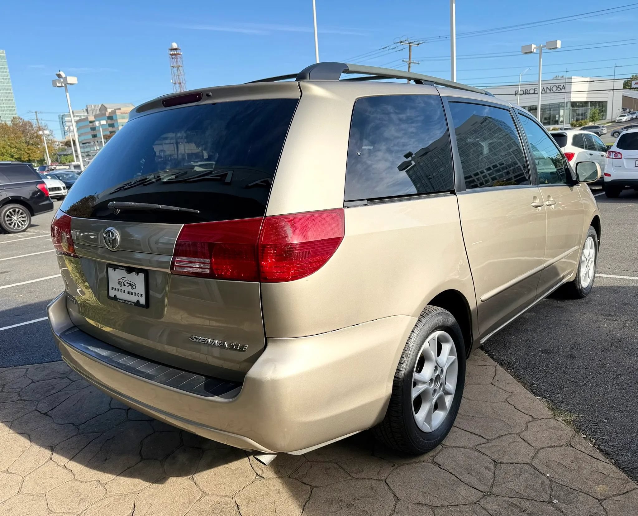 Used 2004 Toyota Sienna XLE w/ XLE Pkg 12 FWD image 7