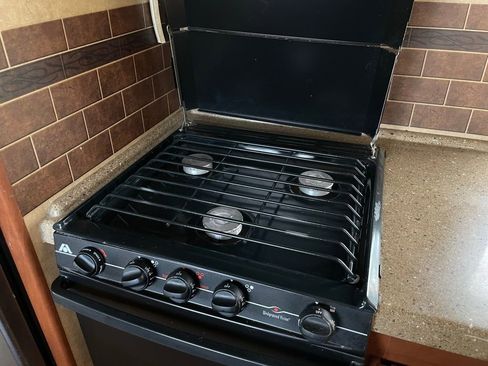 Used 2013 Ford E-450 and Econoline 450 Super Duty w/ Motorhome Prep Pkg image 59