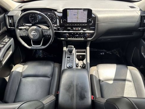 Used 2023 Nissan Pathfinder SL AWD/4WD image 18