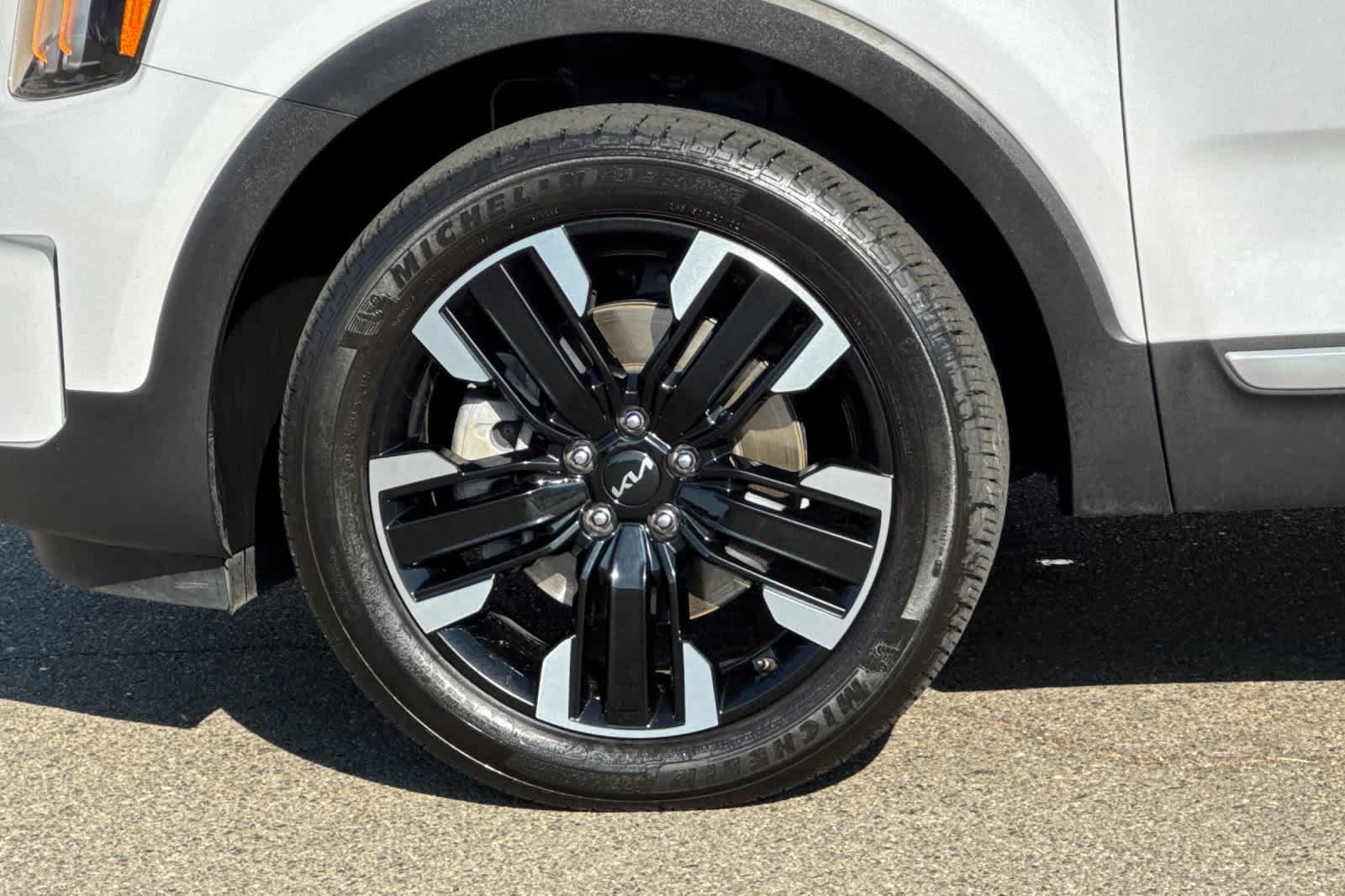 Used 2024 Kia Telluride SX Prestige w/ Towing Package AWD/4WD image 34