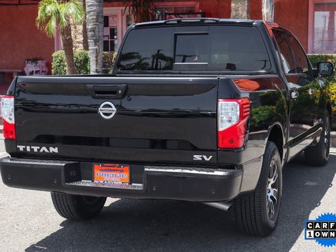 Used 2020 Nissan Titan SV w/ SV Convenience Package image 9