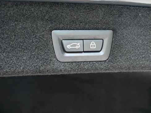 Used 2021 BMW 750i xDrive w/ Luxury Rear Seating Package AWD/4WD image 49