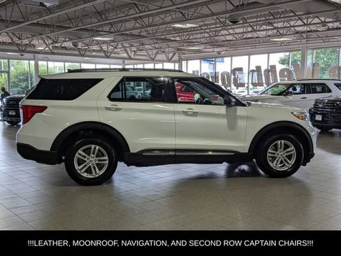 Used 2023 Ford Explorer XLT AWD/4WD image 9