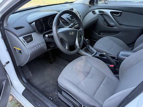 Used 2015 Hyundai Elantra SE FWD image 13