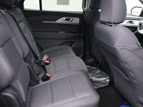 Used 2025 Ford Explorer Active image 14