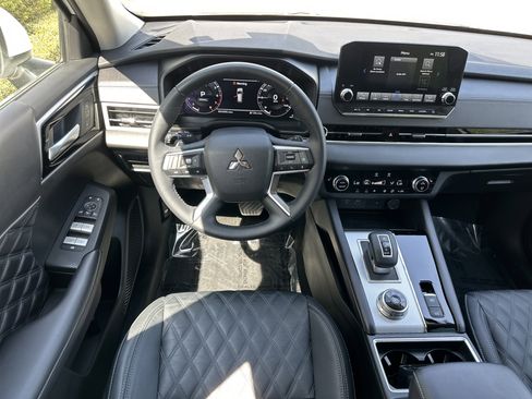 Used 2023 Mitsubishi Outlander SEL FWD image 8