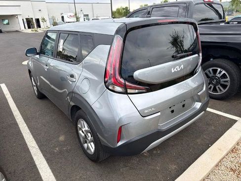 Used 2025 Kia Soul LX w/ LX Technology Package FWD image 4