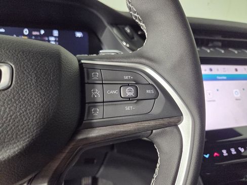 New 2026 Jeep Grand Cherokee Altitude RWD image 17
