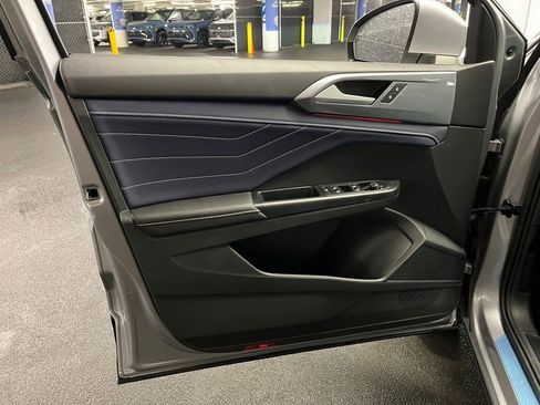 New 2026 Volkswagen Taos SEL AWD/4WD image 20