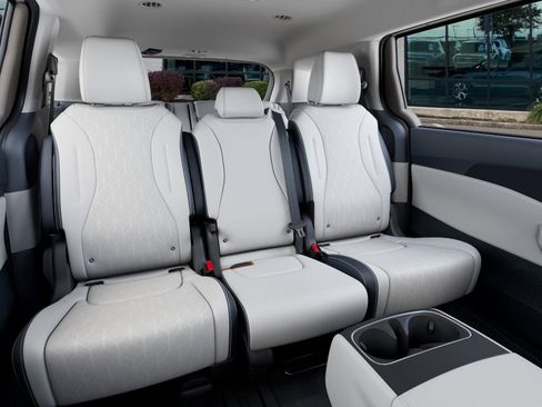 New 2026 Kia Carnival EX image 16