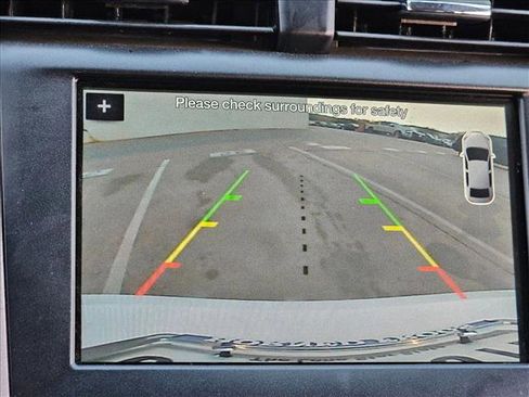 Used 2017 Ford Fusion SE w/ Fusion SE Technology Package image 17