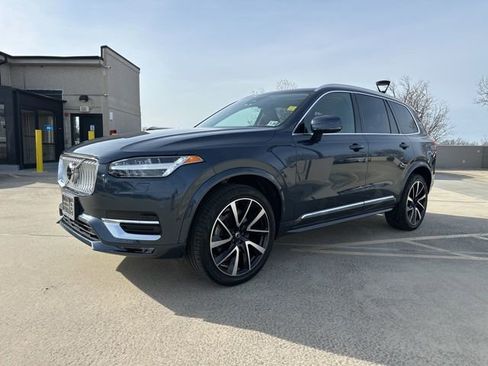 Certified 2023 Volvo XC90 B5 Plus w/ Protection Package Premier image 4
