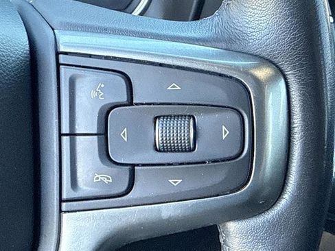 Used 2021 Chevrolet Suburban Z71 w/ Luxury Package image 21