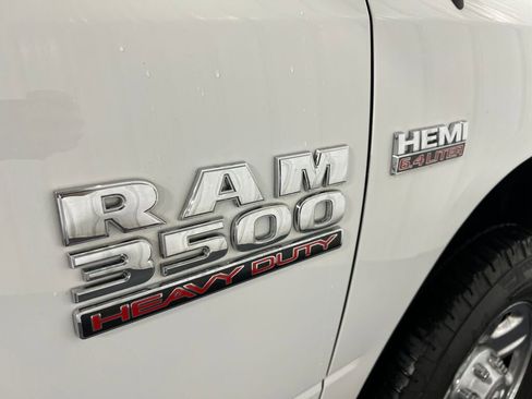 Used 2018 RAM 3500 Tradesman w/ Chrome Appearance Group image 11