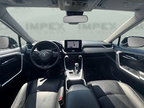 Used 2025 Toyota RAV4 XLE w/ Convenience Package FWD image 8