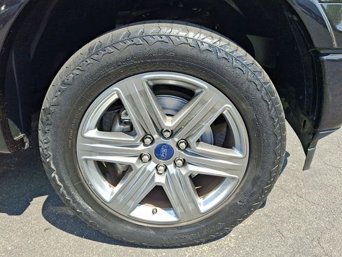 Used 2019 Ford F150 Lariat AWD/4WD image 8