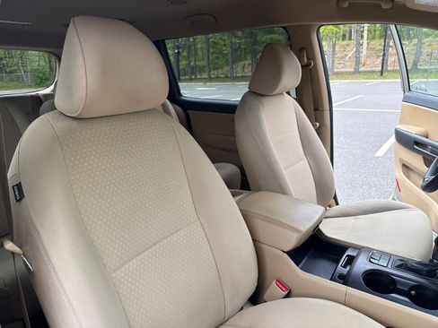 Used 2016 Kia Sedona LX FWD image 21