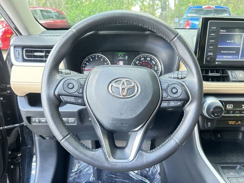 Used 2022 Toyota RAV4 XLE Premium FWD image 16