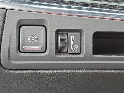 Used 2021 Cadillac XT5 Premium Luxury w/ LPO, Floor Liner Package AWD/4WD image 26