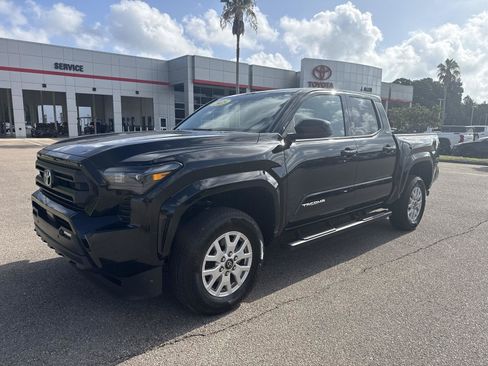 Certified 2025 Toyota Tacoma SR5 w/ SR5 Upgrade Package AWD/4WD image 1