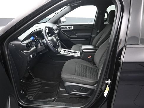 Used 2020 Ford Explorer XLT RWD image 9