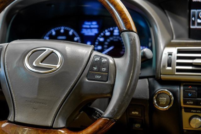 Used 2015 Lexus LS 460 w/ Comfort Package RWD image 26