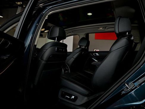Used 2022 BMW X7 xDrive40i w/ Premium Package image 19