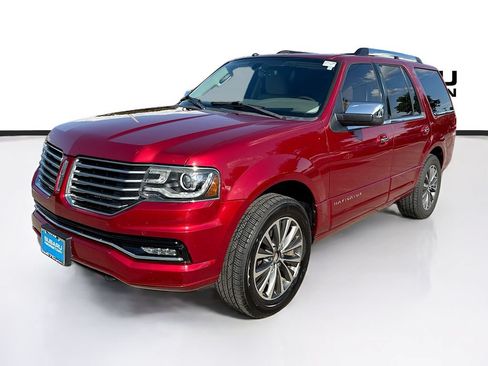 Used 2017 Lincoln Navigator Select RWD image 3