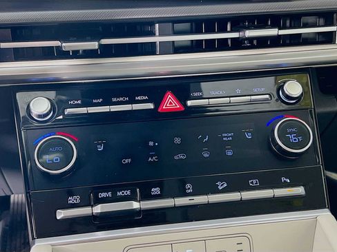 Used 2025 Hyundai Santa Fe SEL image 15