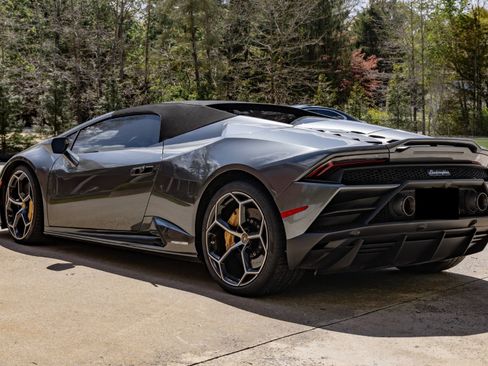 Used 2020 Lamborghini Huracan EVO AWD/4WD image 11
