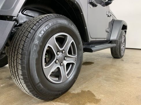 Used 2022 Jeep Wrangler Sport S image 9