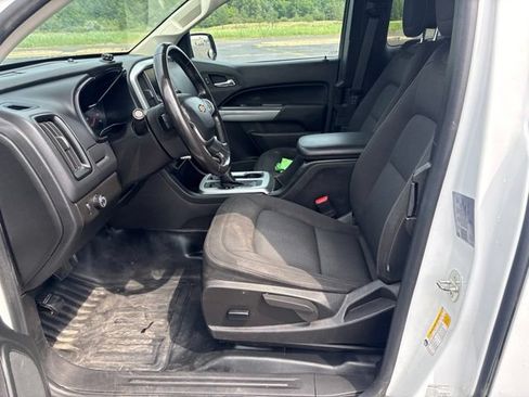 Used 2022 Chevrolet Colorado LT w/ Fleet Safety Package RWD image 9