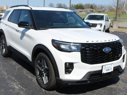 New 2026 Ford Explorer ST w/ Sun And Sound Package AWD/4WD image 10