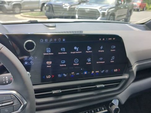 New 2025 Chevrolet Silverado EV LT image 30