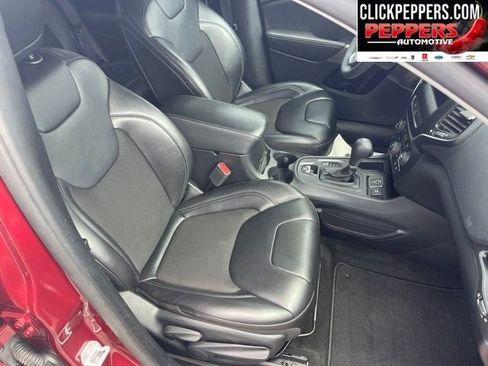 Used 2020 Jeep Cherokee Latitude Plus FWD image 18