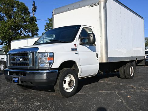 Used 2016 Ford E-350 and Econoline 350 Super Duty image 1