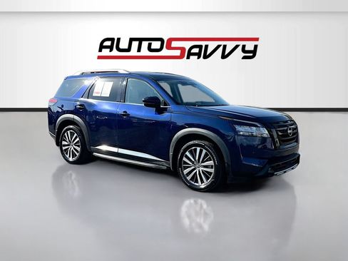 Used 2022 Nissan Pathfinder Platinum w/ Lighting Package (N93) FWD image 1