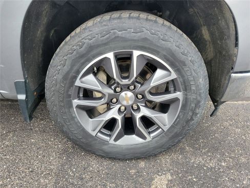 Used 2023 Chevrolet Silverado 1500 LT AWD/4WD image 5