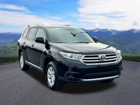 Used 2013 Toyota Highlander Plus w/ Cold Weather Pkg image 7