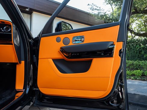 Used 2025 Rolls-Royce Cullinan image 62