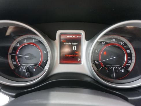 Used 2017 Dodge Journey SXT w/ Comfort/Convenience Group AWD/4WD image 4