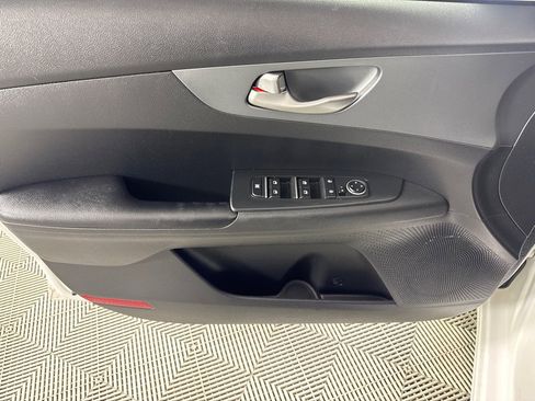 Used 2021 Kia Forte LXS image 12