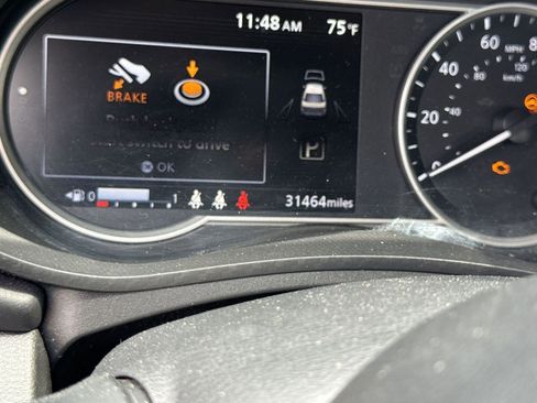 Used 2024 Nissan Versa SR image 9