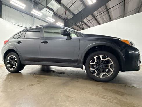 Used 2017 Subaru Crosstrek 2.0i Premium AWD/4WD image 3